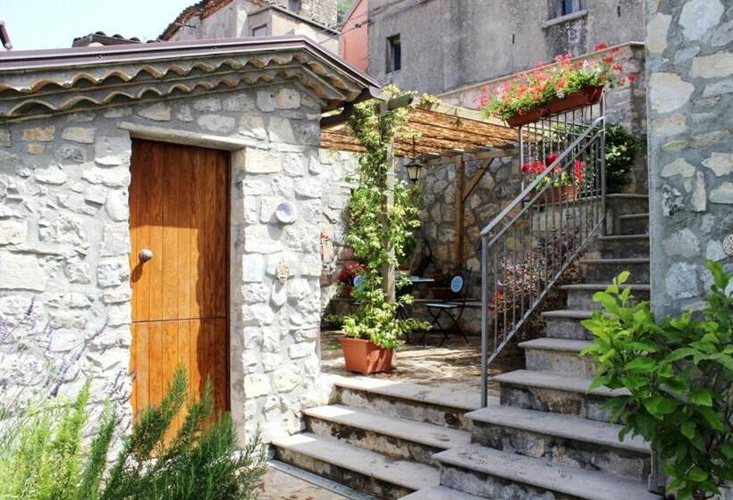 בית מלון כפרי Il Borgo Ospitale   Albergo Diffuso