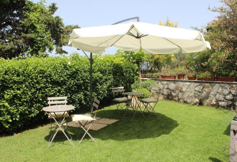 בית מלון כפרי Il Borgo Ospitale   Albergo Diffuso