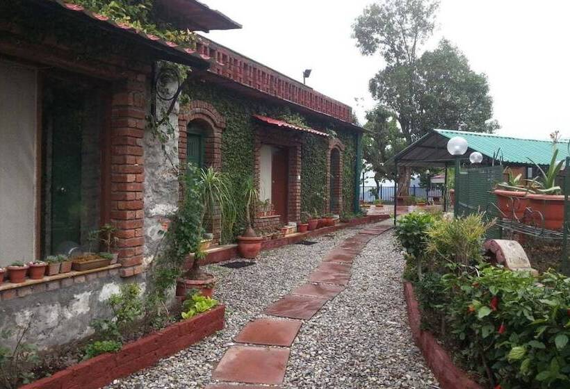 ホテル Jharipani Castle