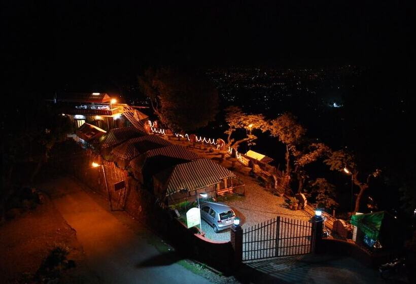 ホテル Jharipani Castle