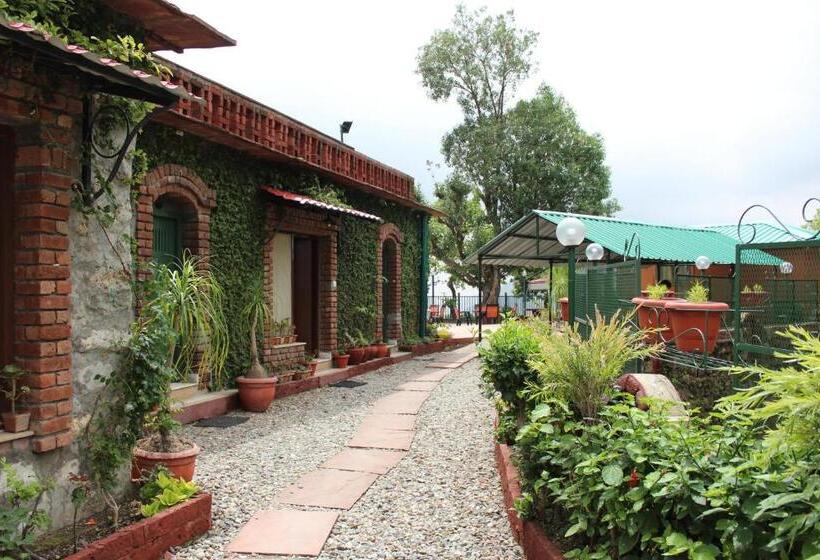 ホテル Jharipani Castle