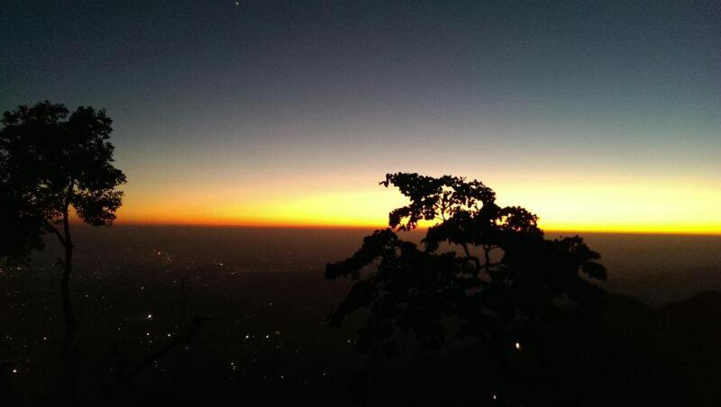 ホテル Jharipani Castle