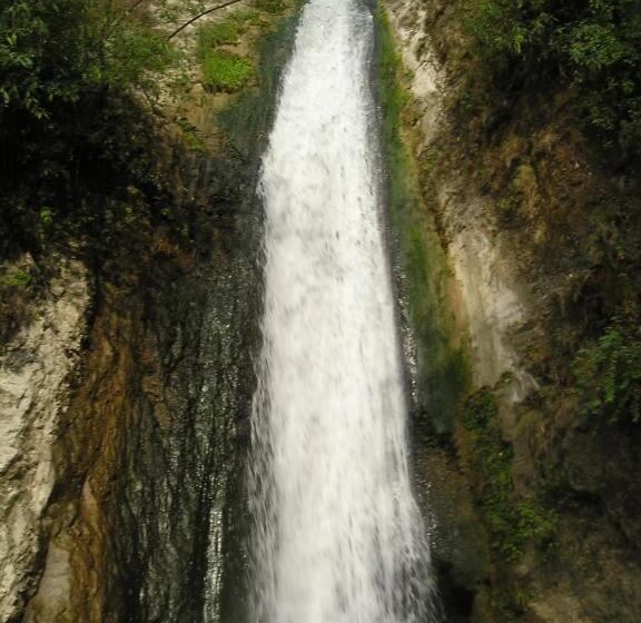 ホテル Jharipani Castle