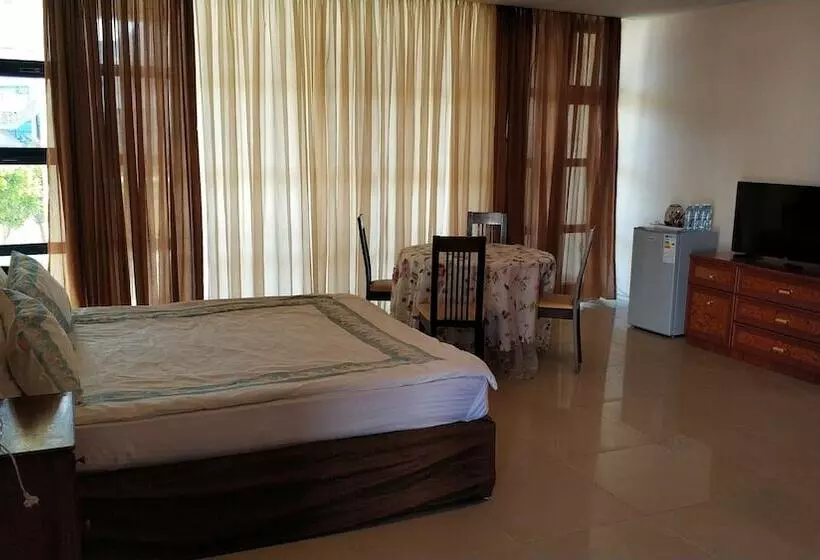 Hotel Khazar Golden Beach