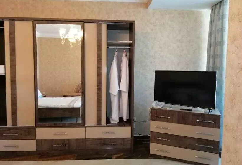 Hotel Khazar Golden Beach