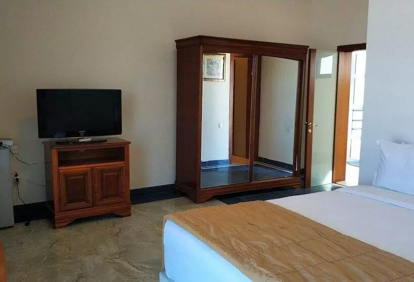 Hotel Khazar Golden Beach