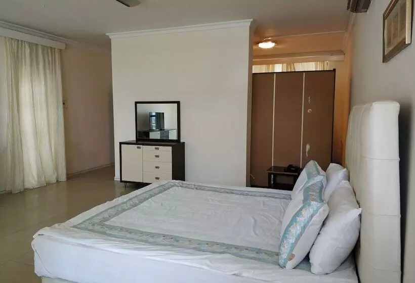 Hotel Khazar Golden Beach