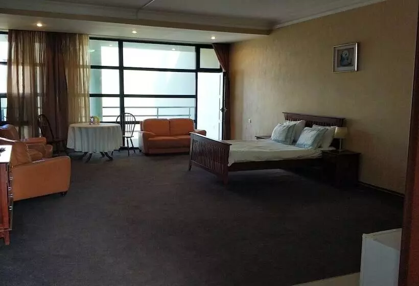 Hotel Khazar Golden Beach