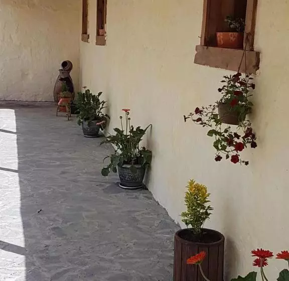 هتل Bashinjaghyan