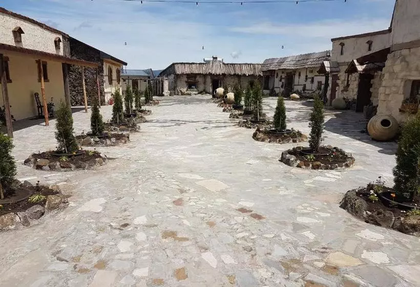 هتل Bashinjaghyan