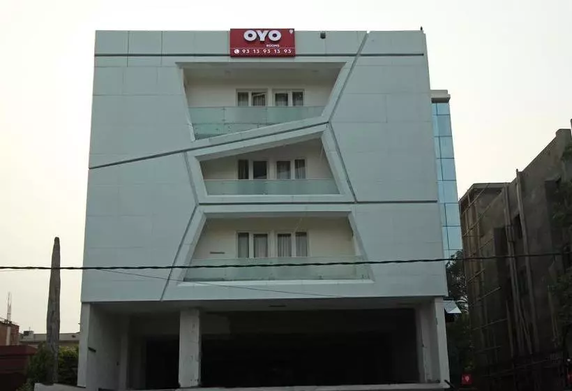 ホテル Oyo Flagship North Campus