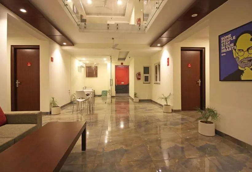 ホテル Oyo Flagship North Campus