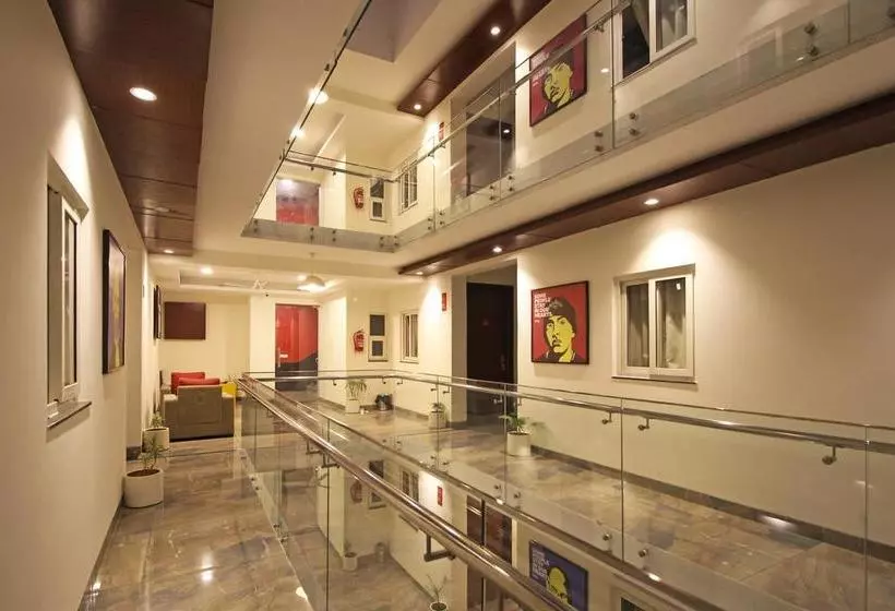 ホテル Oyo Flagship North Campus