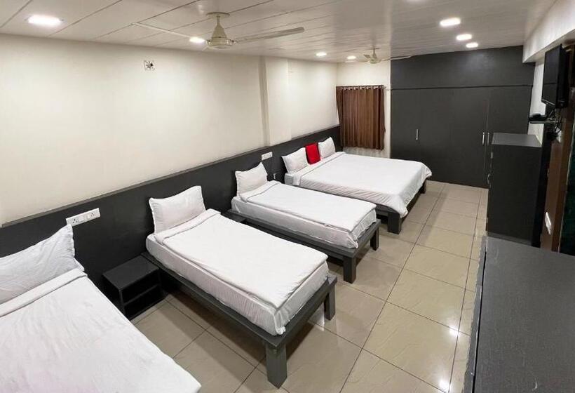 בית מלון כפרי The Gir Harmony