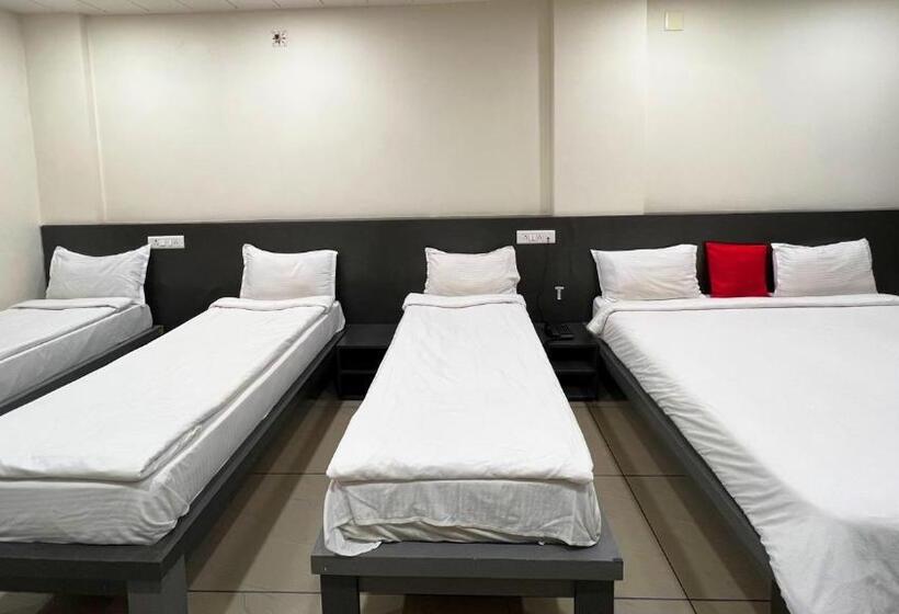 בית מלון כפרי The Gir Harmony