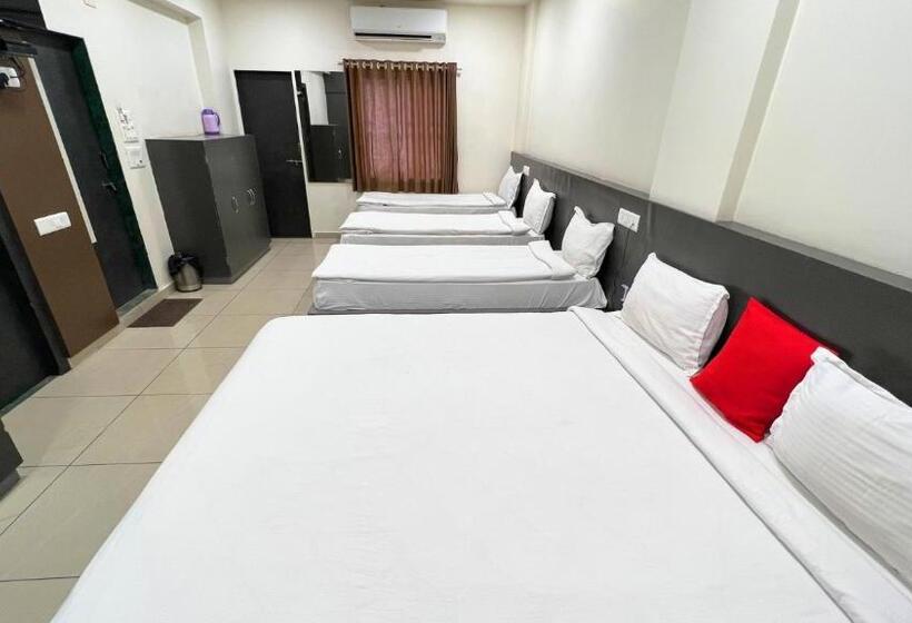 בית מלון כפרי The Gir Harmony