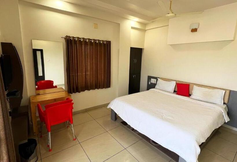 בית מלון כפרי The Gir Harmony