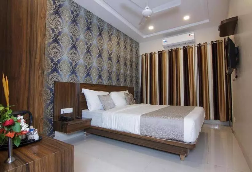 Strand Resort