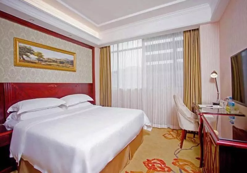 Vienna Hotel Shenzhen Shiyan Shilong Community