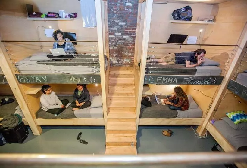 Retkeilymaja Podshare Dtla