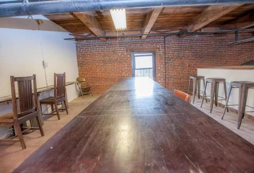 Retkeilymaja Podshare Dtla