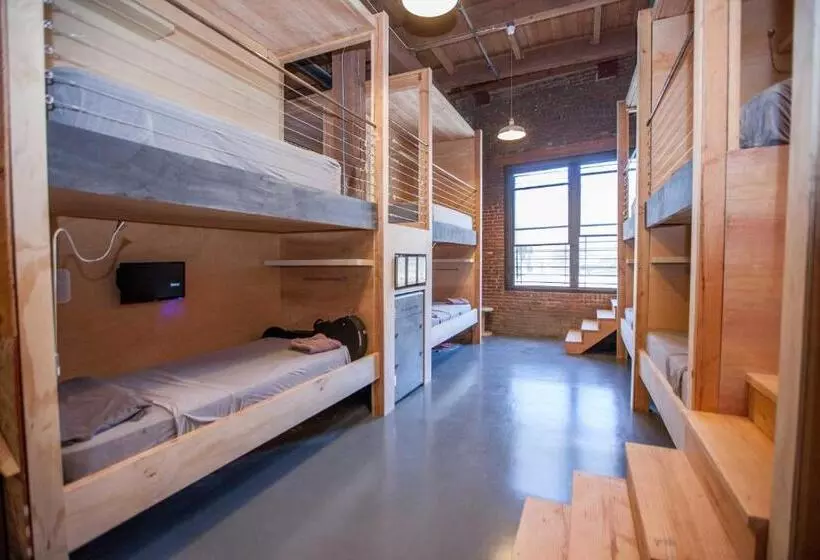 Retkeilymaja Podshare Dtla