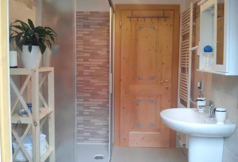 ベッドアンドブレックファースト Camere Nordest Sudest  Conca Agordina