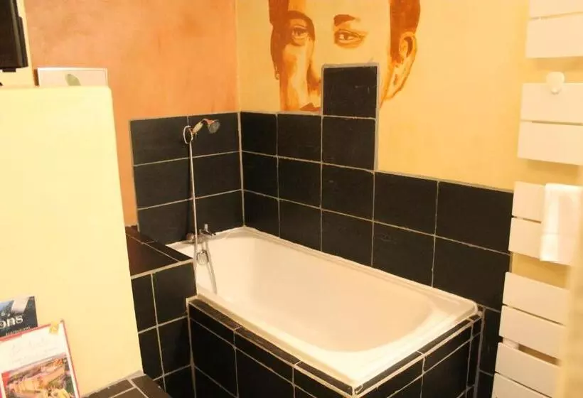 Aamiaismajoitus (B&B) Côté Chambres