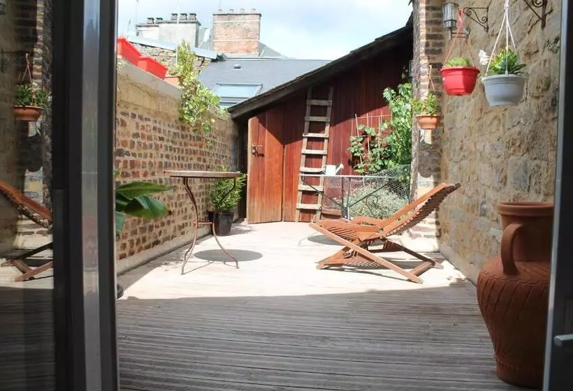 Aamiaismajoitus (B&B) Côté Chambres