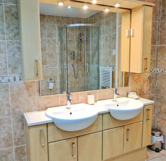 호텔 Glendevon House