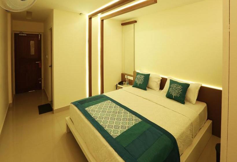 Hotell Oyo Rooms Main Road Sulthan Bathery Chungham Junction