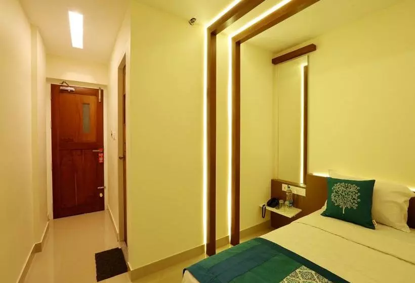 ホテル Oyo Rooms Main Road Sulthan Bathery Chungham Junction