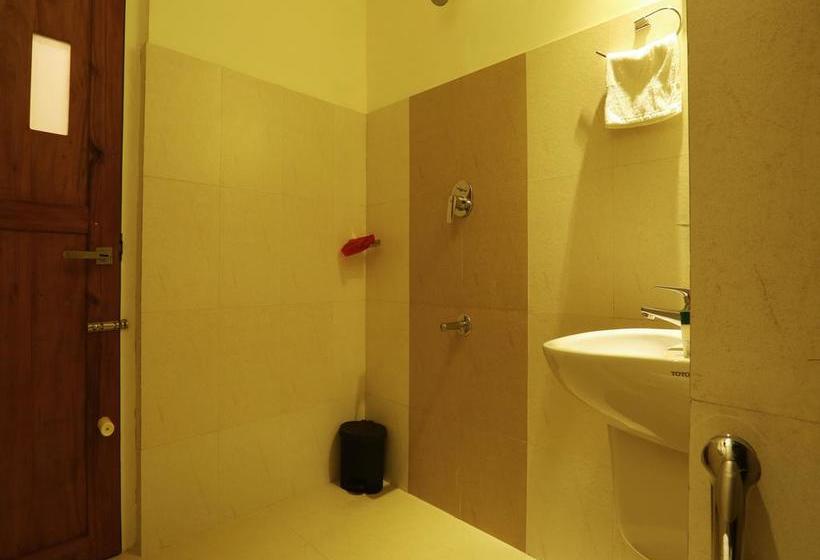 Hotell Oyo Rooms Main Road Sulthan Bathery Chungham Junction