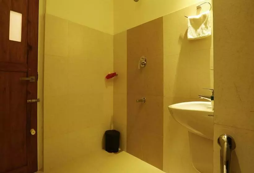 ホテル Oyo Rooms Main Road Sulthan Bathery Chungham Junction