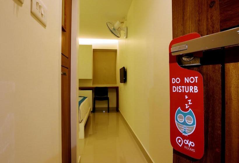 Hotell Oyo Rooms Main Road Sulthan Bathery Chungham Junction