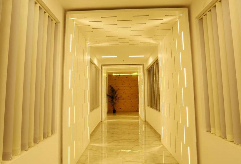 Hotell Oyo Rooms Main Road Sulthan Bathery Chungham Junction