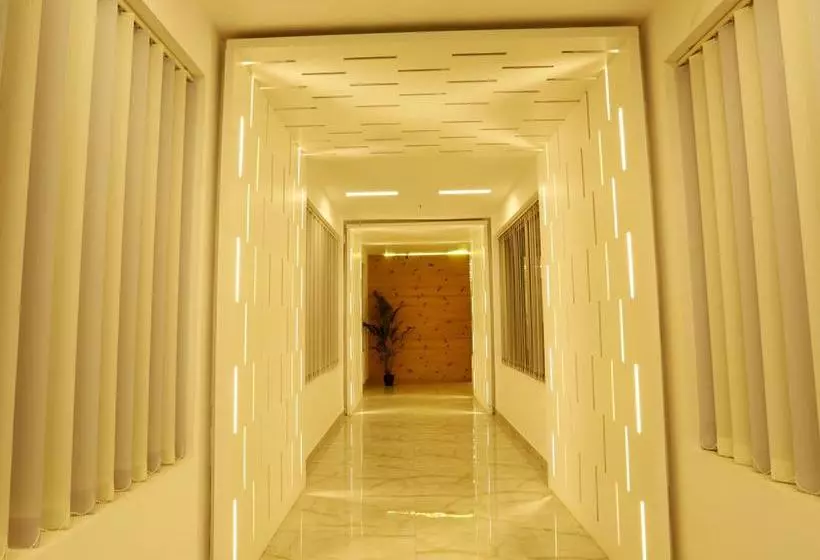 ホテル Oyo Rooms Main Road Sulthan Bathery Chungham Junction