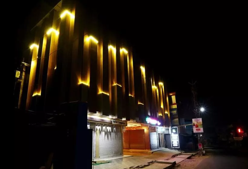 ホテル Oyo Rooms Main Road Sulthan Bathery Chungham Junction