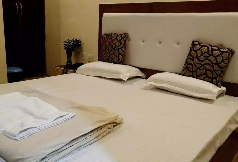 هتل Rattans Regency