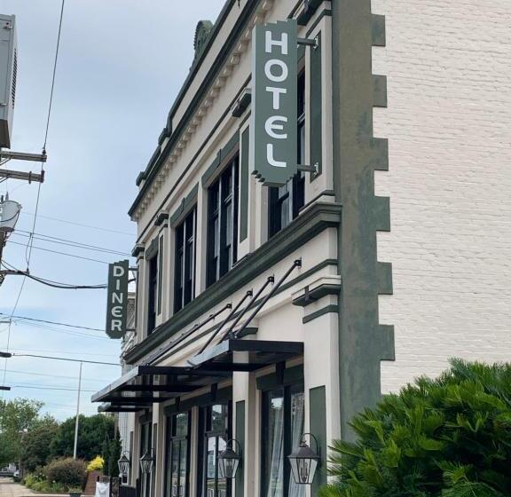 בית מלון כפרי The Inn On The River