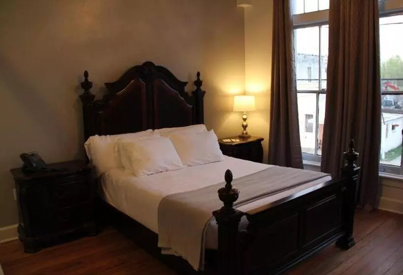 Hotelli The Inn On The River