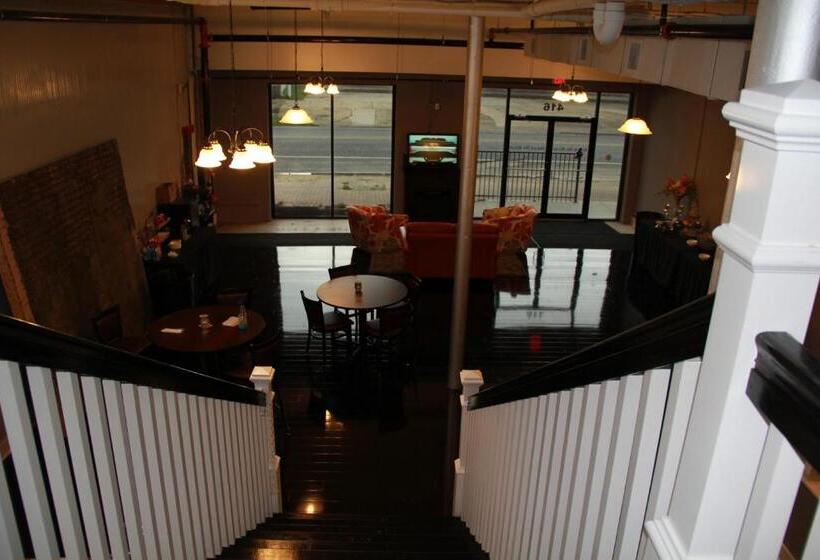 בית מלון כפרי The Inn On The River