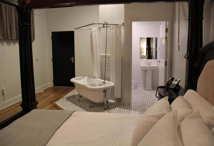 בית מלון כפרי The Inn On The River