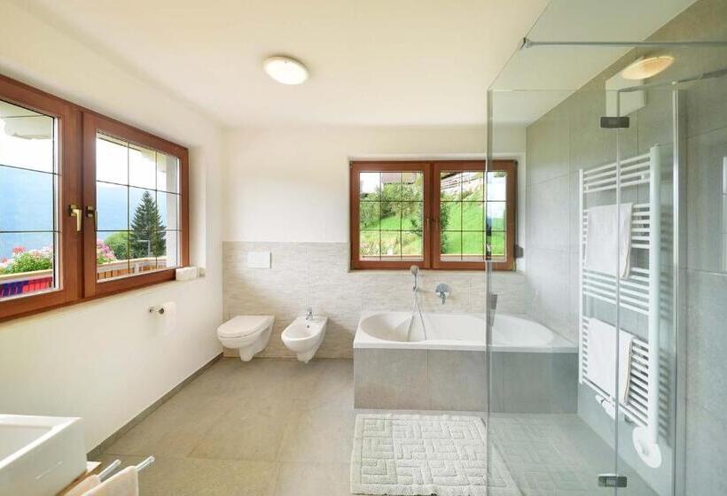 Отель Tirolerhof