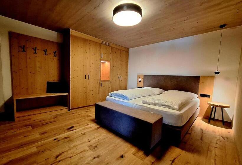 Отель Tirolerhof