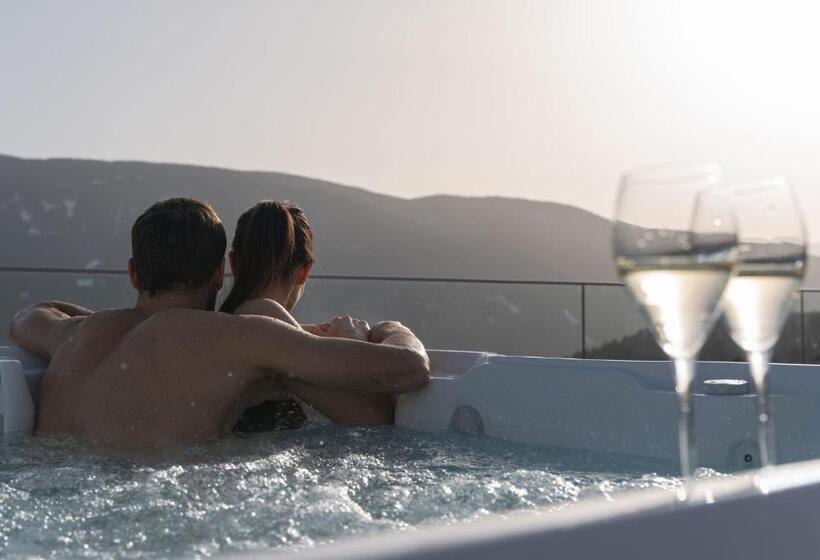 Отель Tirolerhof