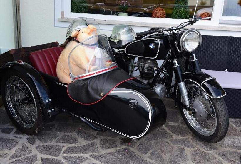 Отель Tirolerhof