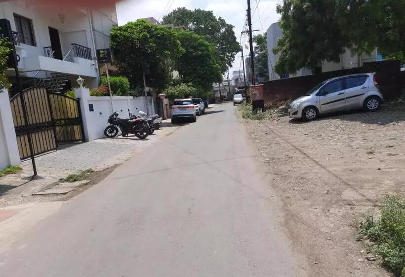 Hotelli Treebo Ivory House