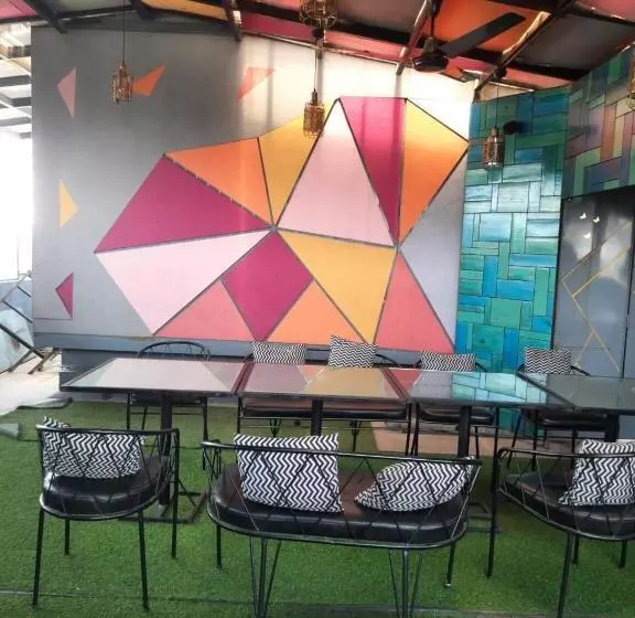 Hotelli Treebo Ivory House