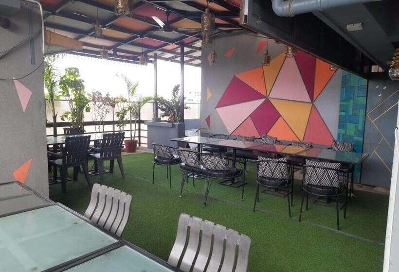 בית מלון כפרי Treebo Ivory House